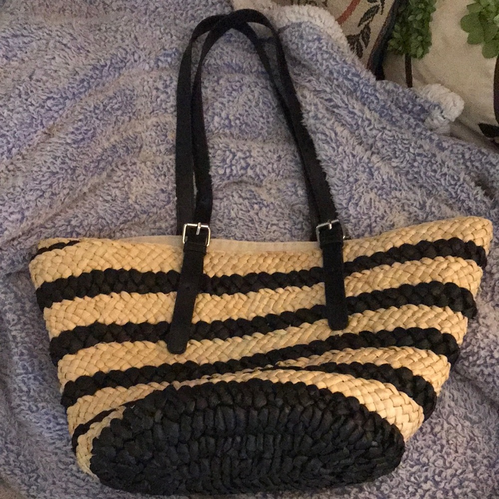 NWOT: Brand-new beach/tote bag: versatile, practical, and cute!